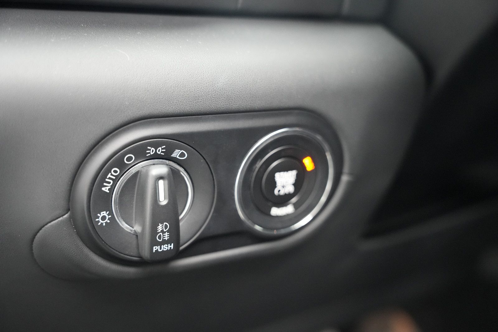 Fahrzeugabbildung Maserati Levante S/CARBON/HARMAN-KARDON/KAMERA/BRD