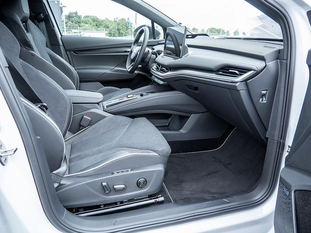 Foto Nummer 2: SKODA Elroq