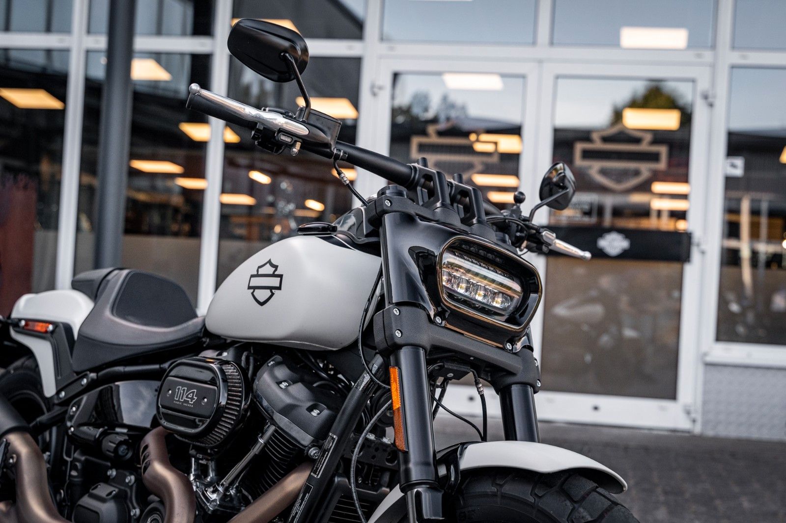 Fahrzeugabbildung Harley-Davidson FXFBS FAT BOB 114 CUI SOFTAIL - Jekill & Hyde