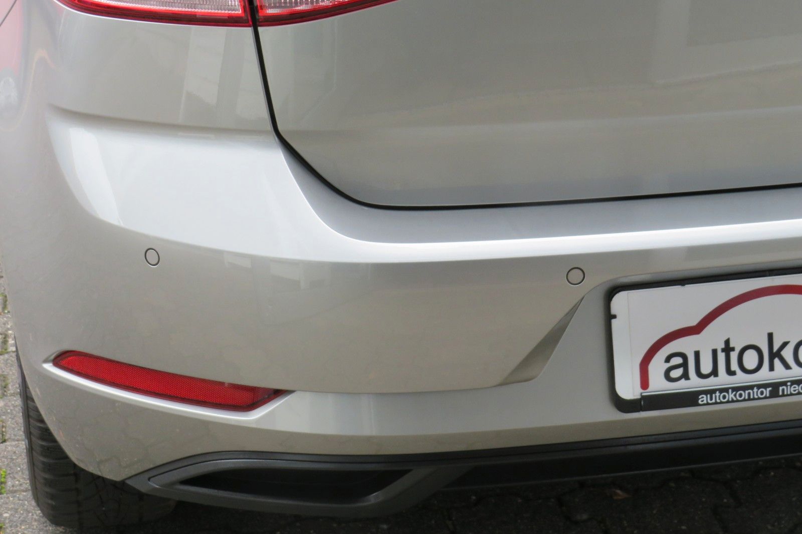 Fahrzeugabbildung Volkswagen Golf VII LIM. SITZH. TELVOR 8-FACH 4T. PDC 1.HD