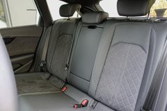 AUDI RS4 Avant quattro/ RS DYNAMIK/ PANO / RS ABGAS AUDI RS4 Avant quattro/ RS DYNAMIK/ PANO / RS ABGAS