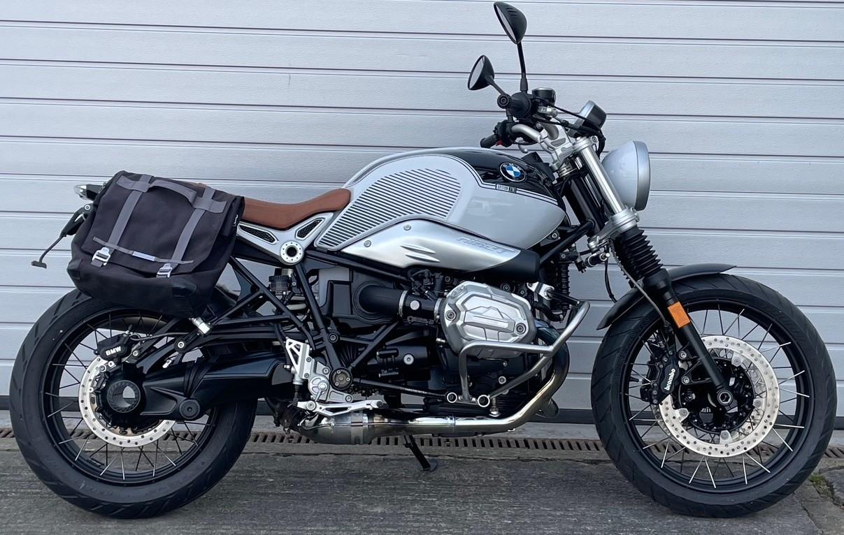BMW R nine T Scrambler, Option 719 Scheckheft, Top