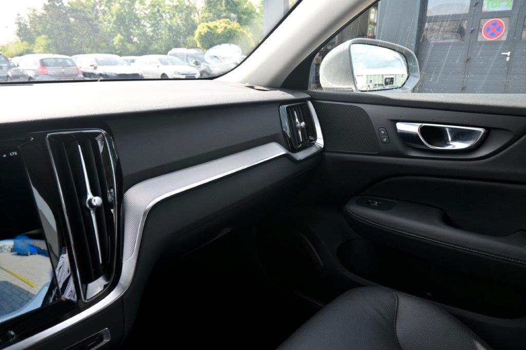 Fahrzeugabbildung Volvo V60 T6 PHEV Essential AWD*AHK*PDC*LHZG*