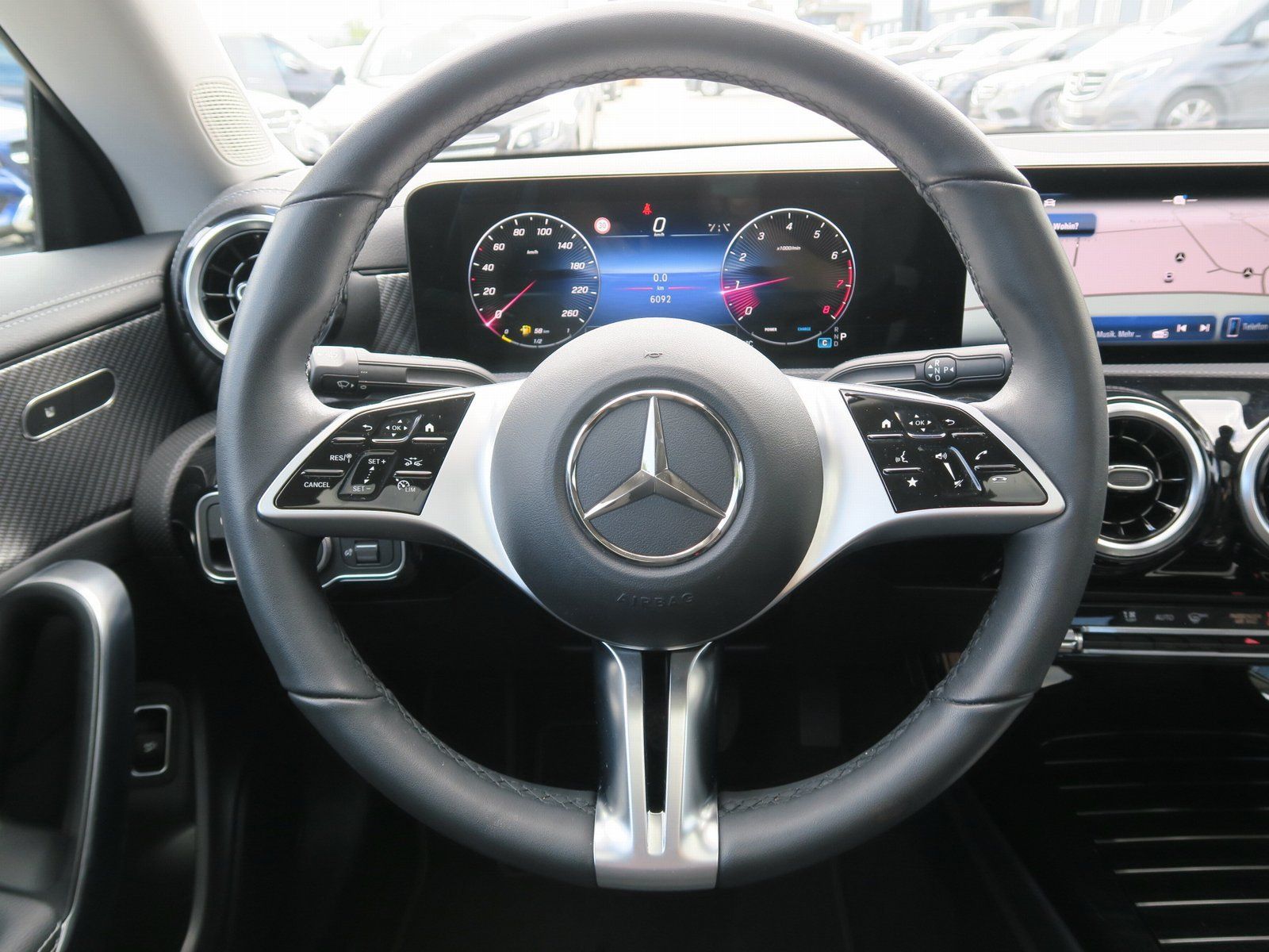 Mercedes-Benz CLA 180 Progressive Night-Paket Panorama Kamera foto 15