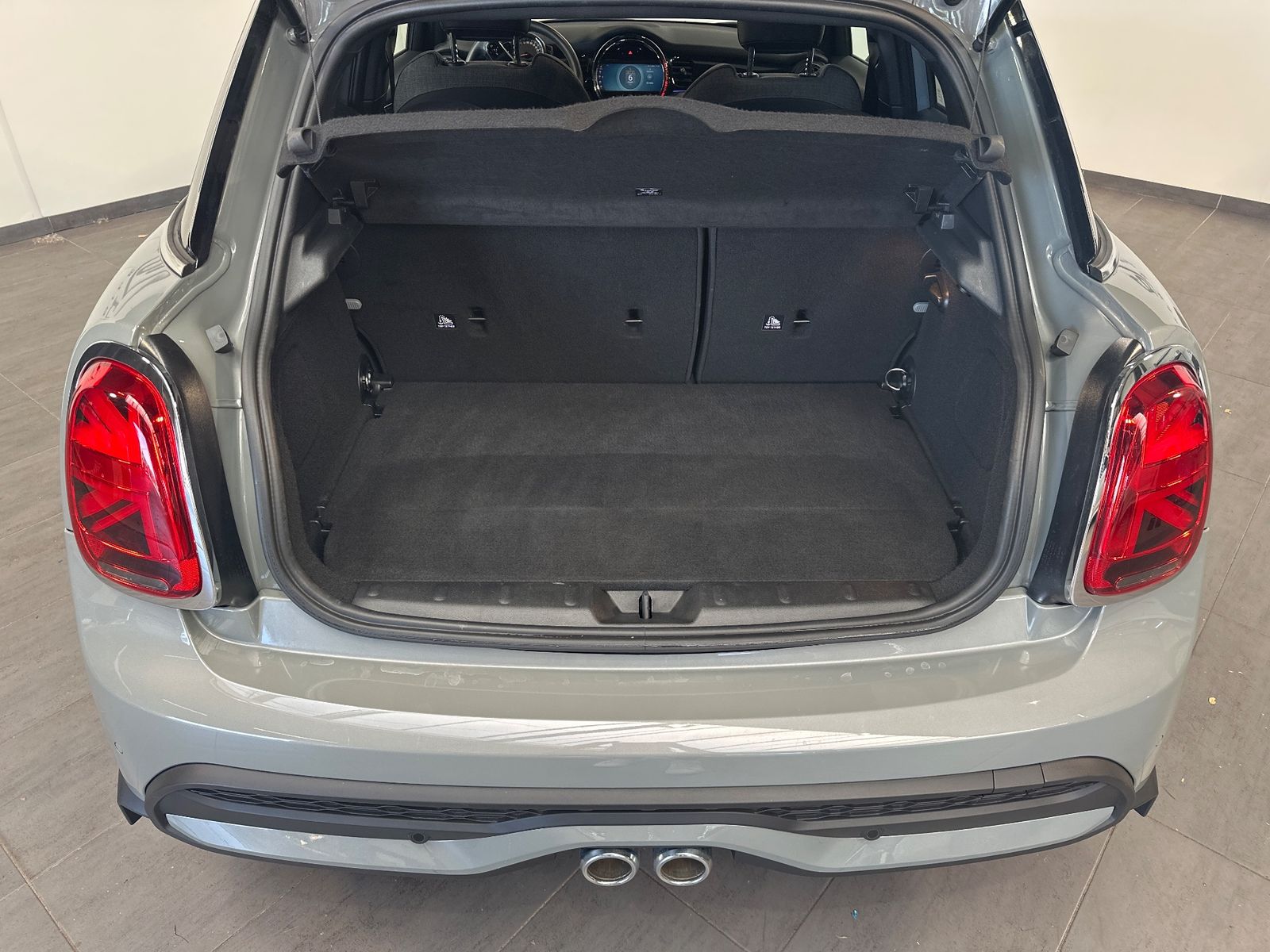 Fahrzeugabbildung MINI Cooper S Aut. Classic Trim NAV+LED+KEYLESS