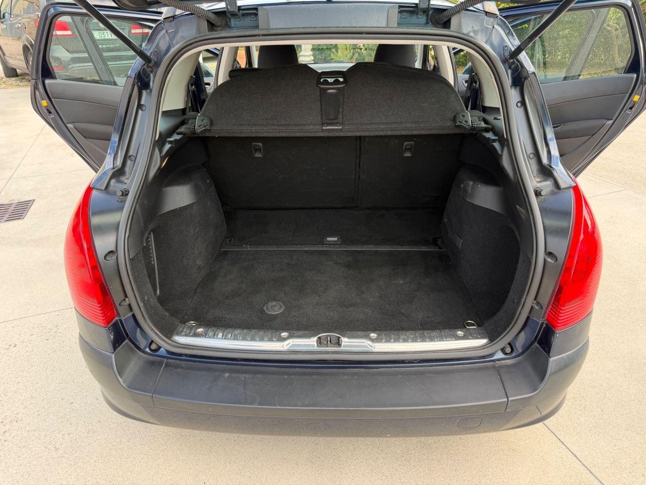 Peugeot 308 2010 — photo 9