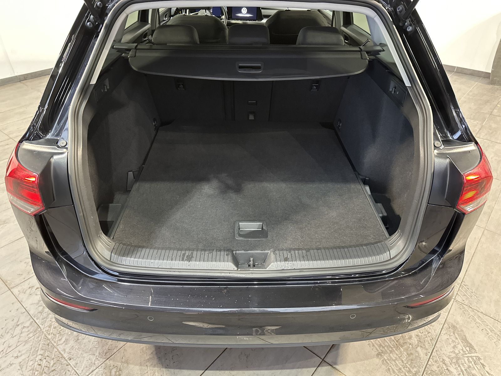 Fahrzeugabbildung Volkswagen Golf Variant 2.0 TDI DSG Style NAV+LED+AHK+VCOCK