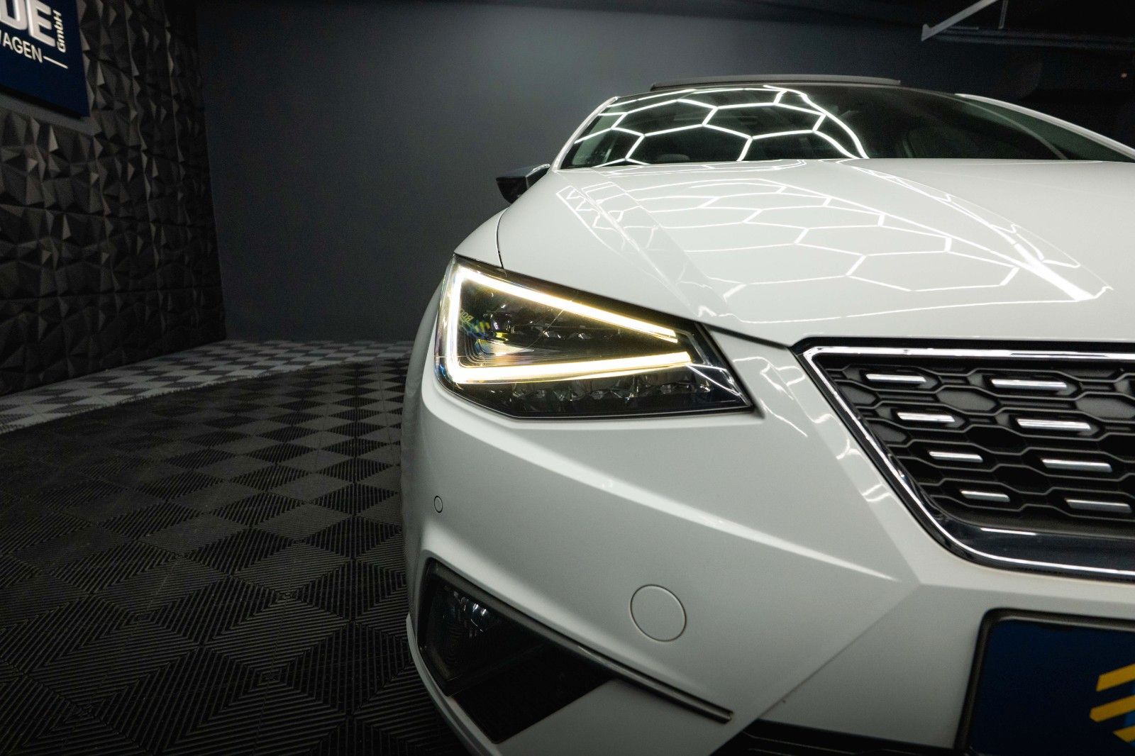 Fahrzeugabbildung SEAT Ibiza Xcellence Sport DSG *LED*Panorama*Kamera*