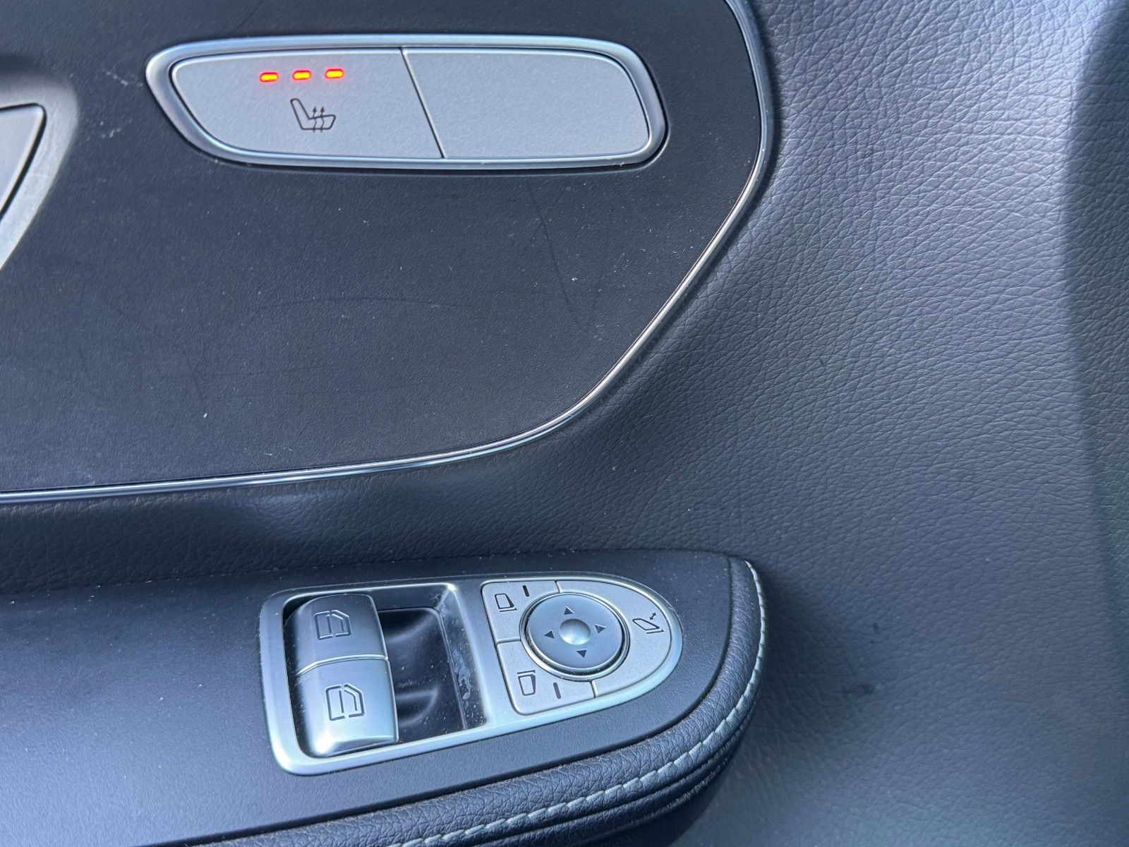 Fahrzeugabbildung Mercedes-Benz V 300 d AVA DISTRONIC AHK2,5to 360Kamera