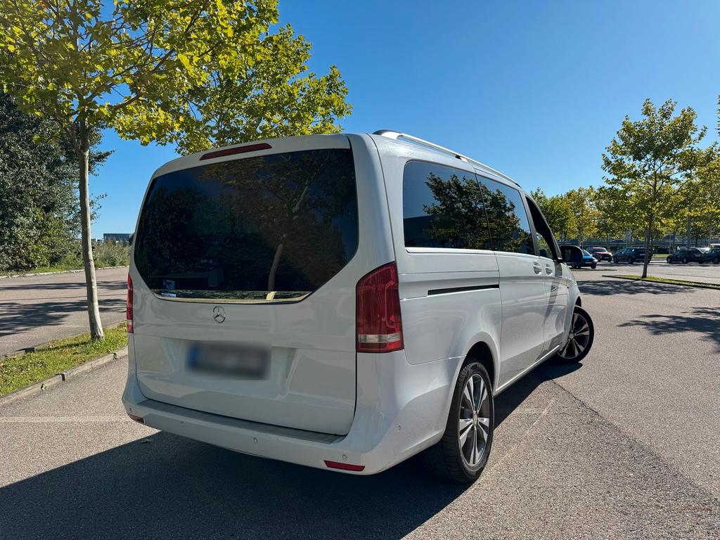 Mercedes-Benz V 220