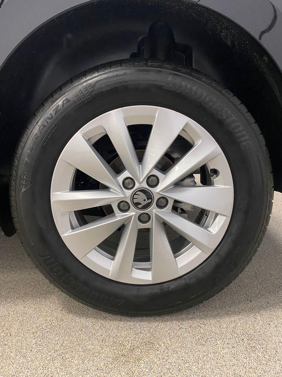 Fahrzeugabbildung SKODA Kamiq 1.0 TSI DSG Essence+GARANTIE 2030+100tKM++