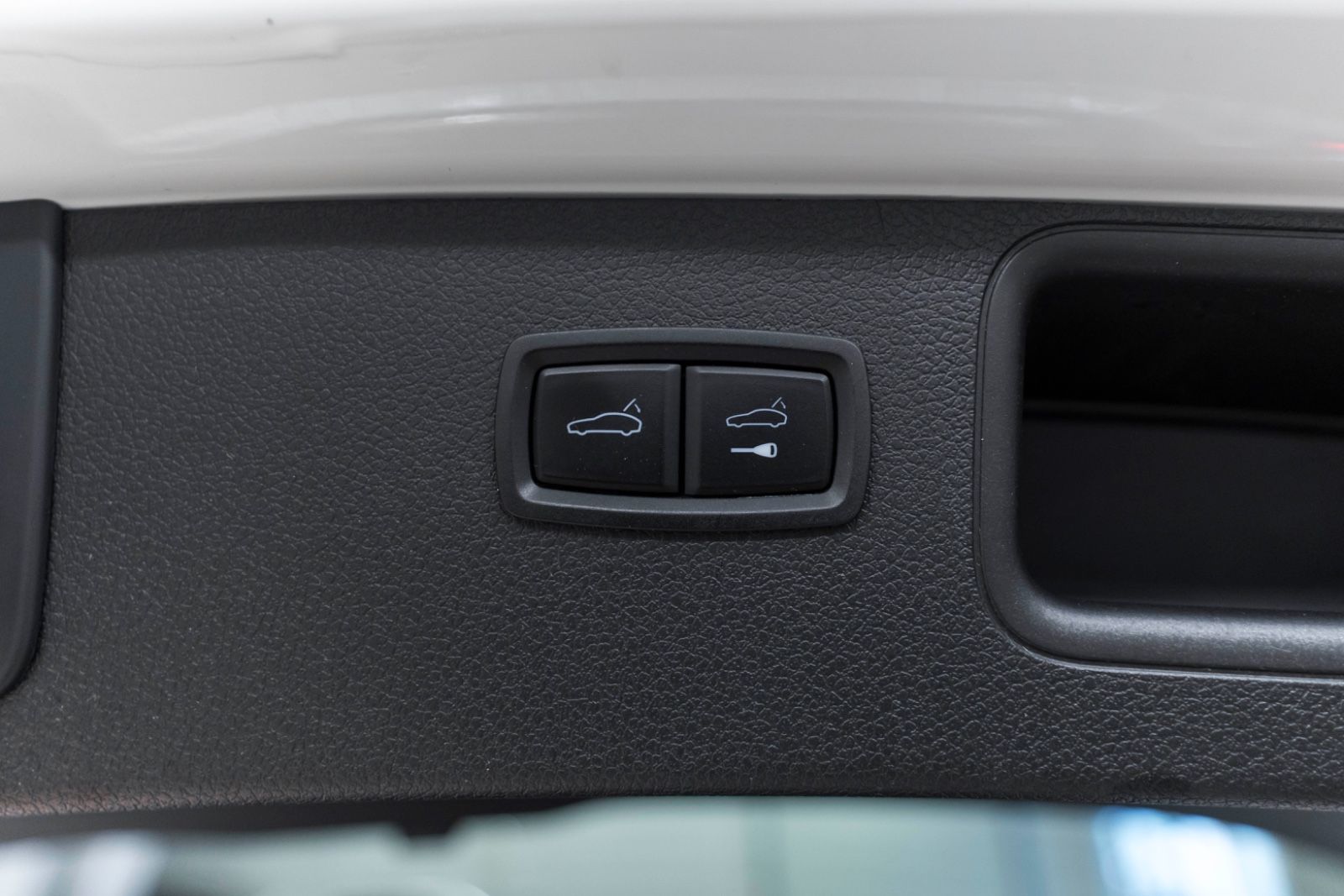 Fahrzeugabbildung Porsche Macan 2.0L ACC BOSE PANO PDLS KAM LED CARPLAY