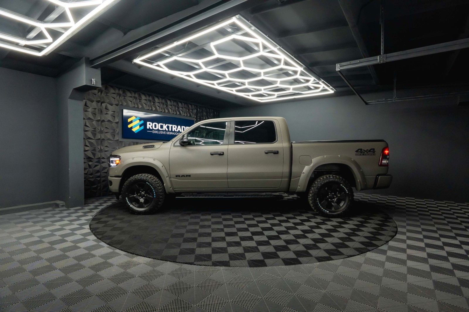 Fahrzeugabbildung Dodge RAM 5.7 V8 HEMI 4x4 OFFROAD RAPTOR Style 19% VAT