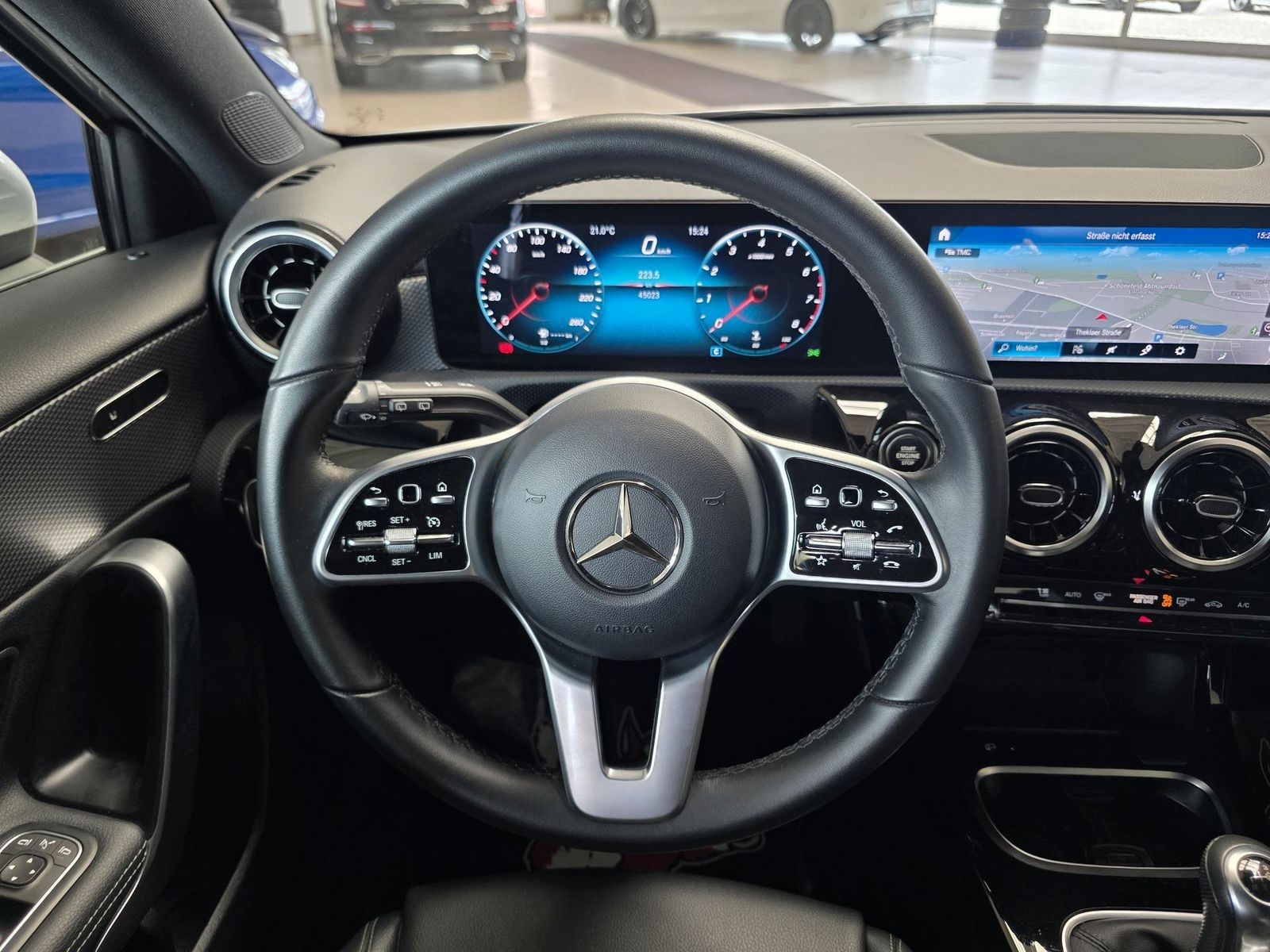 Fahrzeugabbildung Mercedes-Benz A 200 /LED/Navi/MBUX/DAB/VZE/Park-As./Induktion