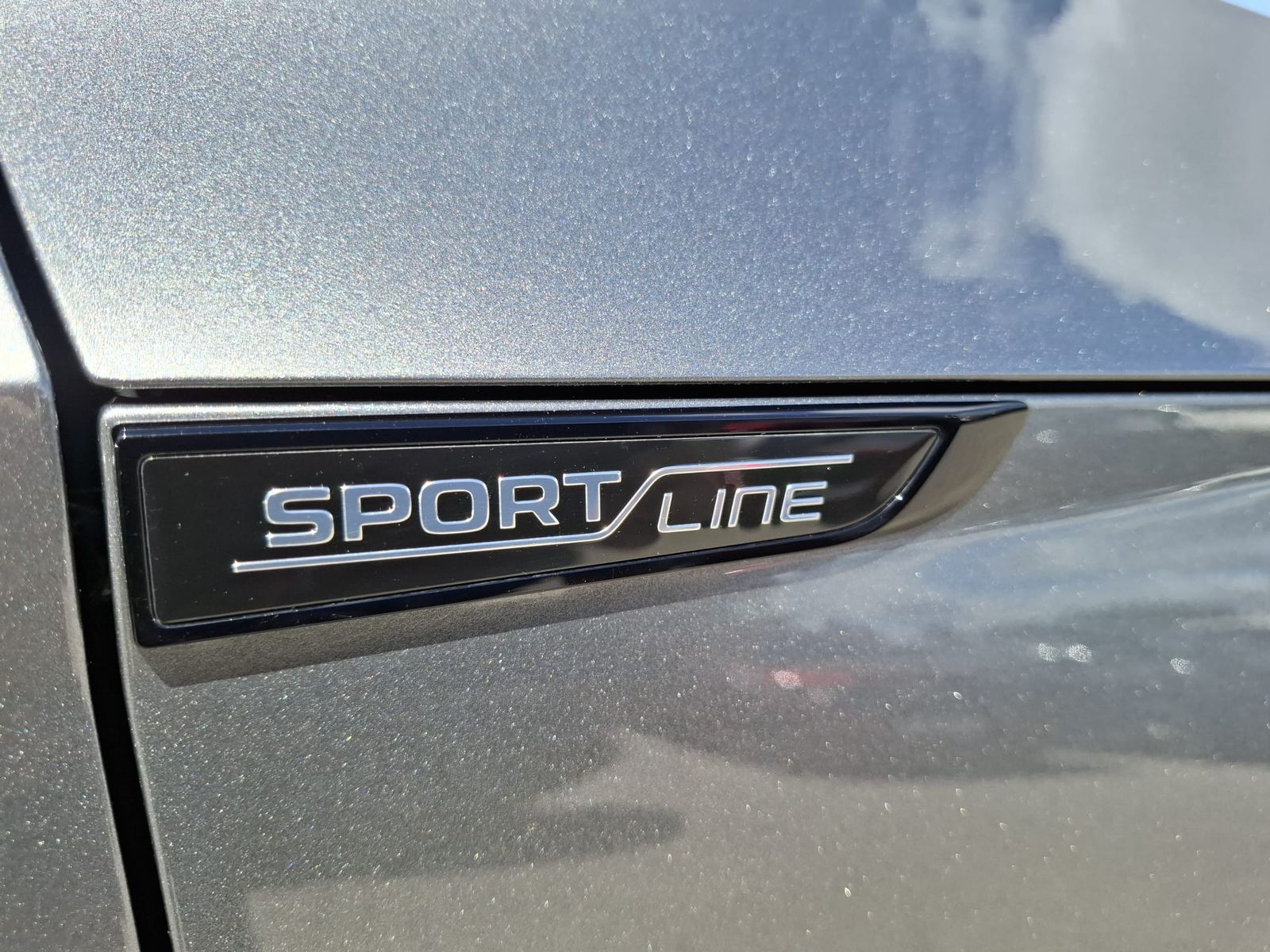 Fahrzeugabbildung SKODA Octavia 1.5 DSG Sportline PANO*MATRIX*AHK*5J.GAR