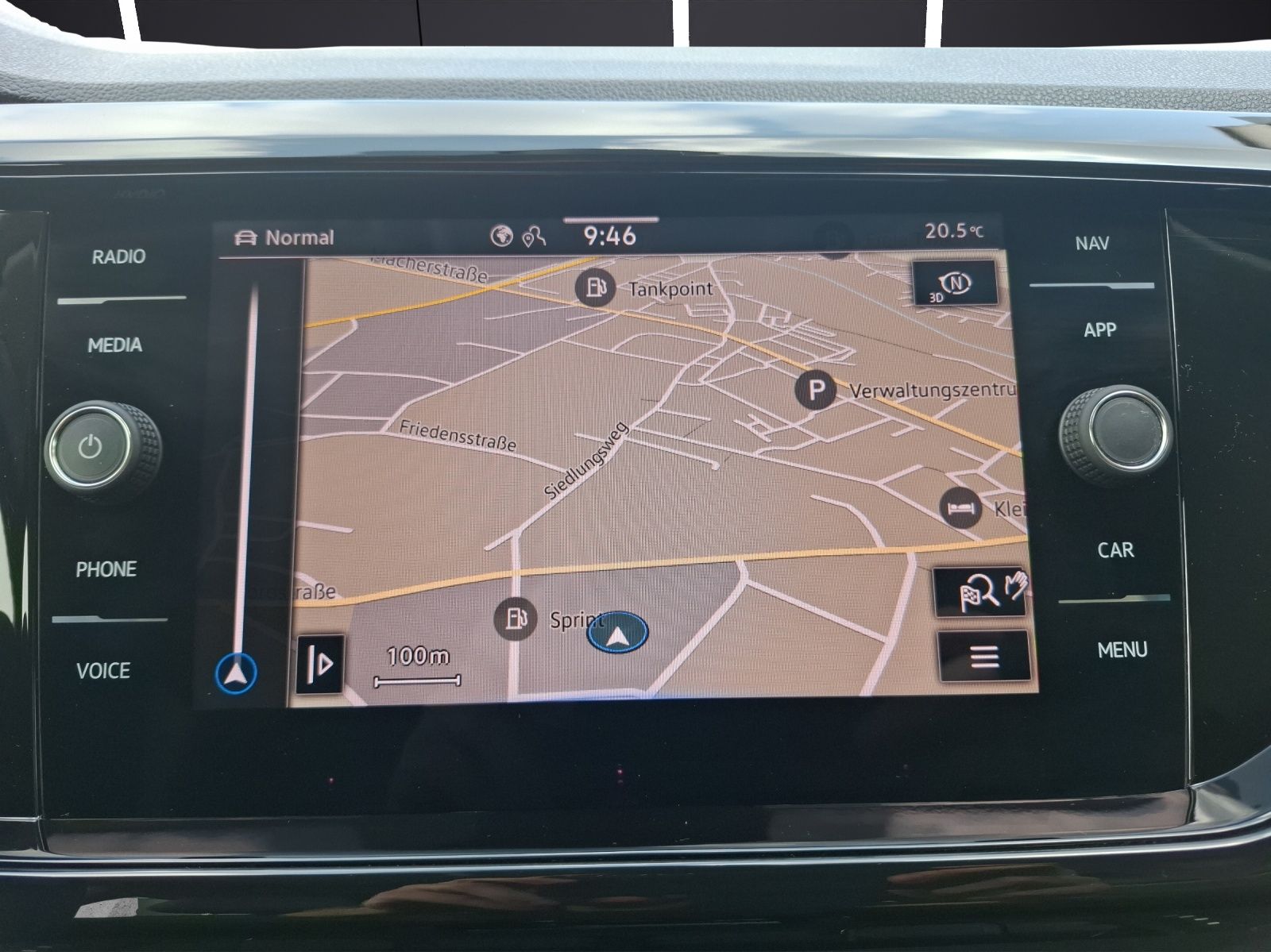Fahrzeugabbildung Volkswagen T-Cross TSI Style DSG LED AHK Navi AID RFK SH 18
