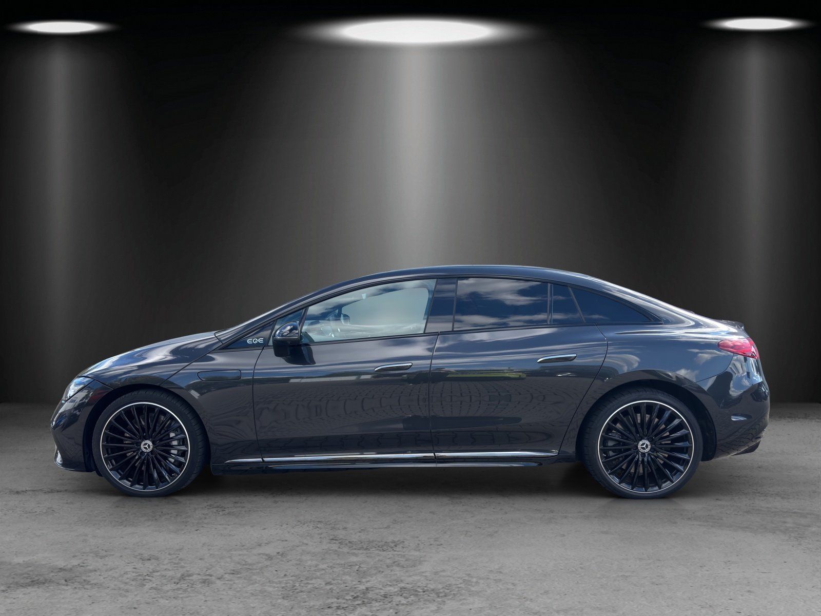 Fahrzeugabbildung Mercedes-Benz EQE 350 AMG Premium DISTRO Memo AIRMATIC 4,5°HAL