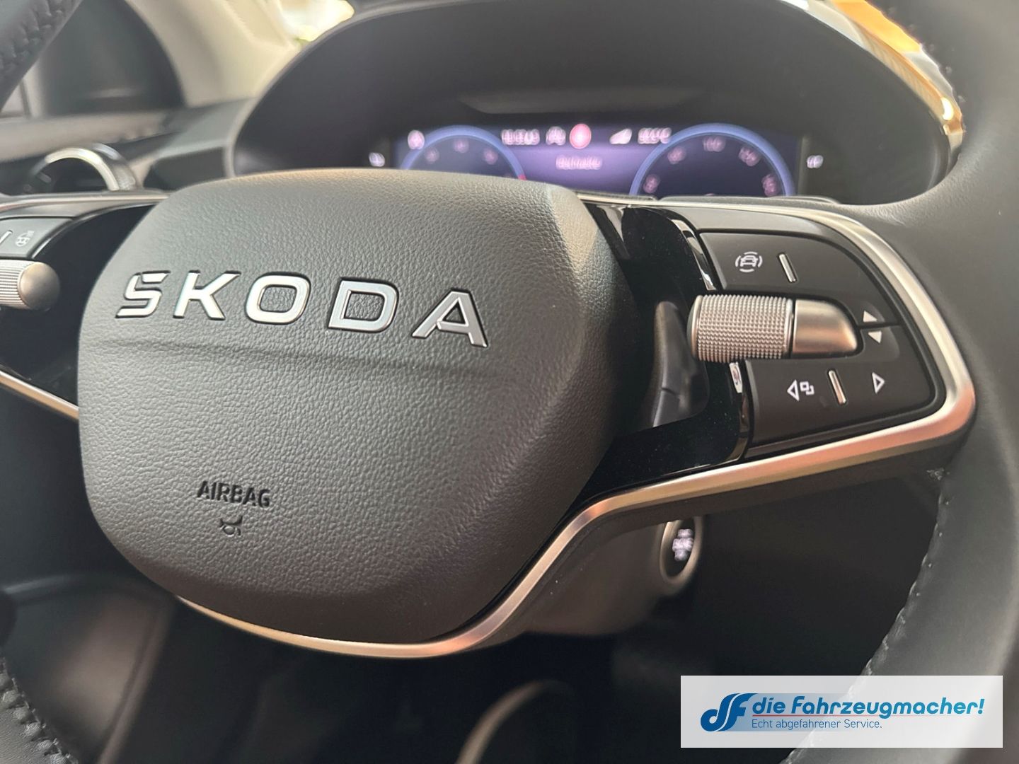 Fahrzeugabbildung SKODA Fabia Tour Automatik Navi DigiCockpit LED Apple