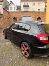 BMW  118i Schwarz | TÜV neu | Sitzheizung | neue  - BMW 118 aus 2005: 118i