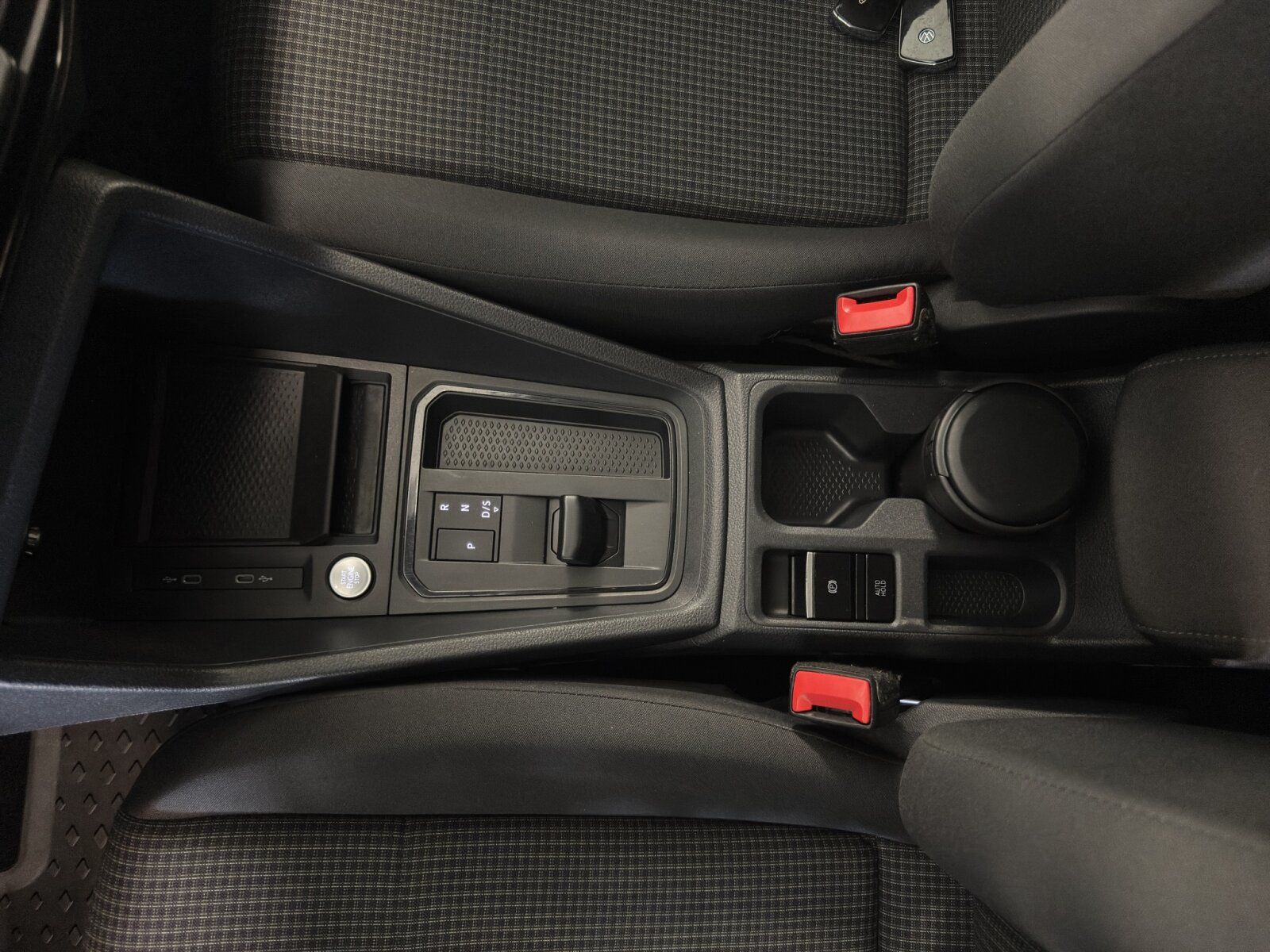 Fahrzeugabbildung Volkswagen Caddy Maxi California 2.0 TDI DSG APP AHK Kamera