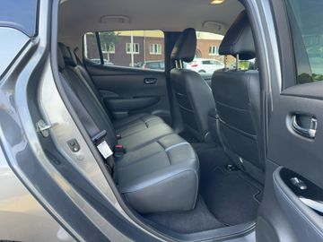 Nissan Leaf ZE1 40kWh TEKNA 122PS NAVI