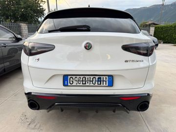 Alfa-Romeo Stelvio - 4