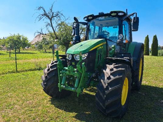 John Deere 6120M