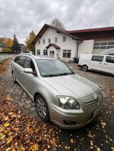 Toyota Avensis Kombi 1.8  TÜV neu 08/2025 - Toyota Avensis in Augsburg