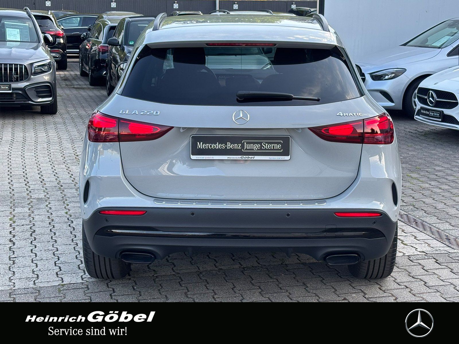Fahrzeugabbildung Mercedes-Benz GLA 220 4M AMG*AHK*NIGHT-PAKET*MULTIBEAM*20ZOLL