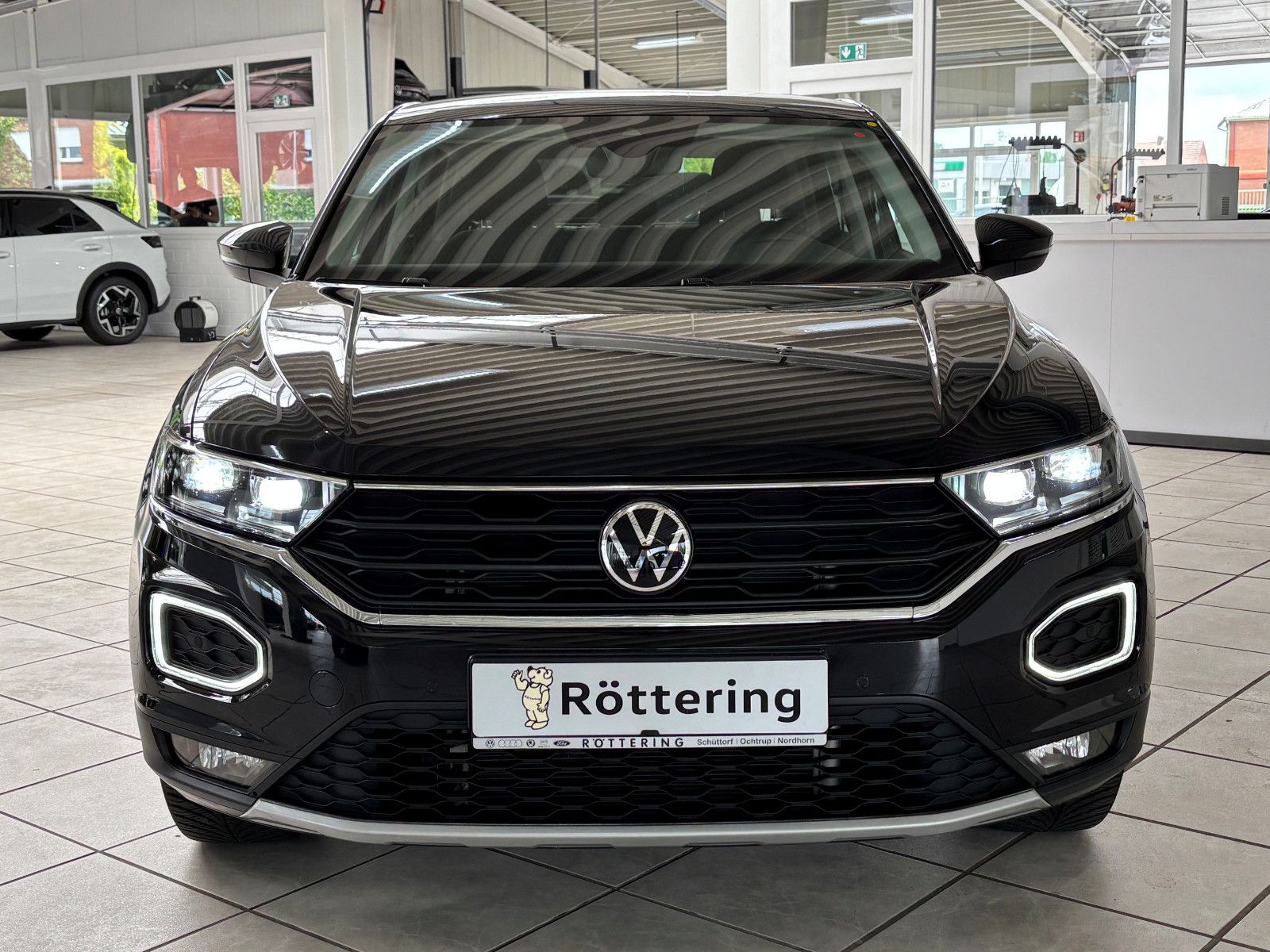 Fahrzeugabbildung Volkswagen T-Roc Style 1.5 TSI DSG + el. Klappe + Kamera +