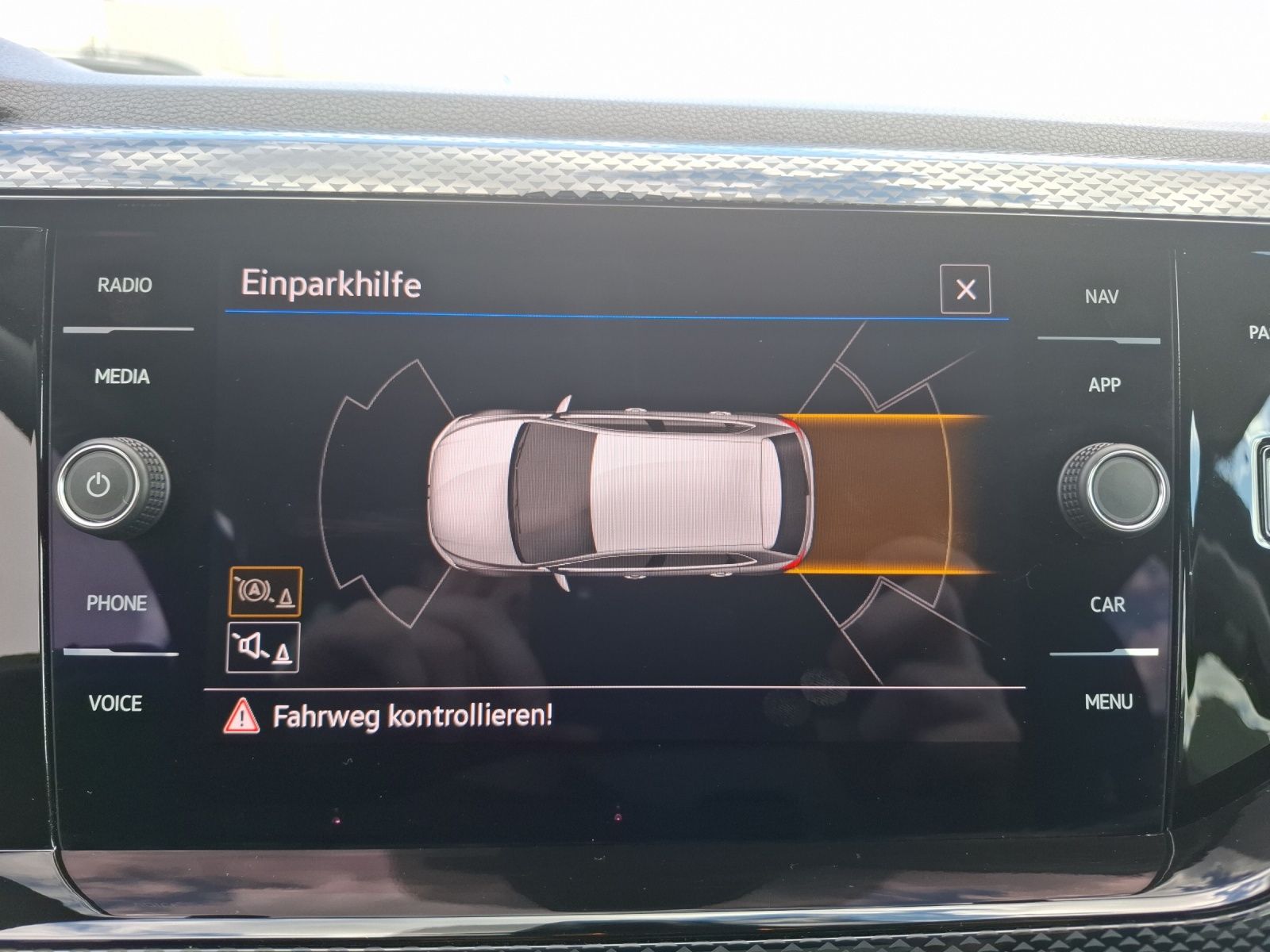 Fahrzeugabbildung Volkswagen Polo TSI Life DSG LED AID ACC Park-Assist SH