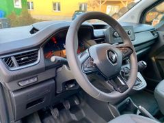 Fahrzeugabbildung Renault Kangoo KLIMA PDC SHZ ALLWETTER L+R SENSOR DAB+