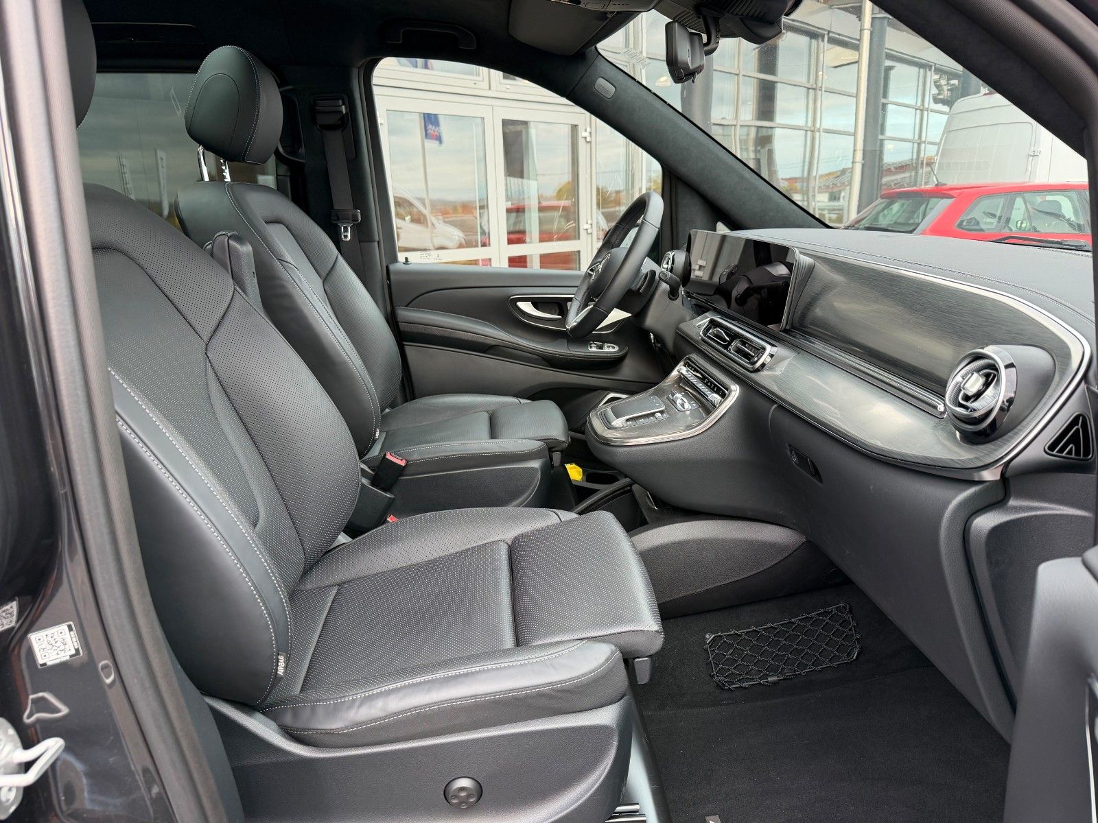 Fahrzeugabbildung Mercedes-Benz V 300 d 4MATIC EXCLUSIVE AMG Panorama Standheiz