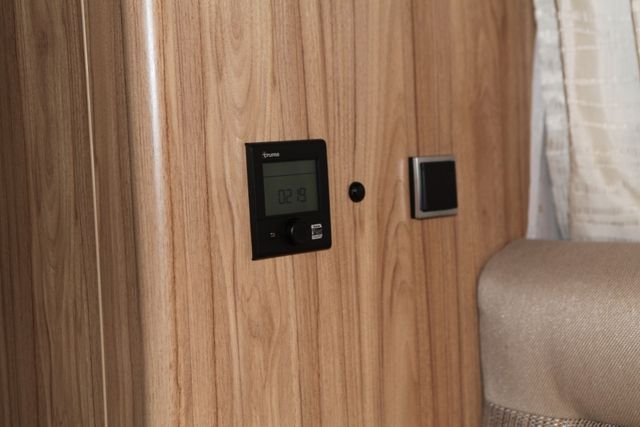 HYMER ERIBA HYMERCAR Feeling 425 SCHLAFDACH AUTARK