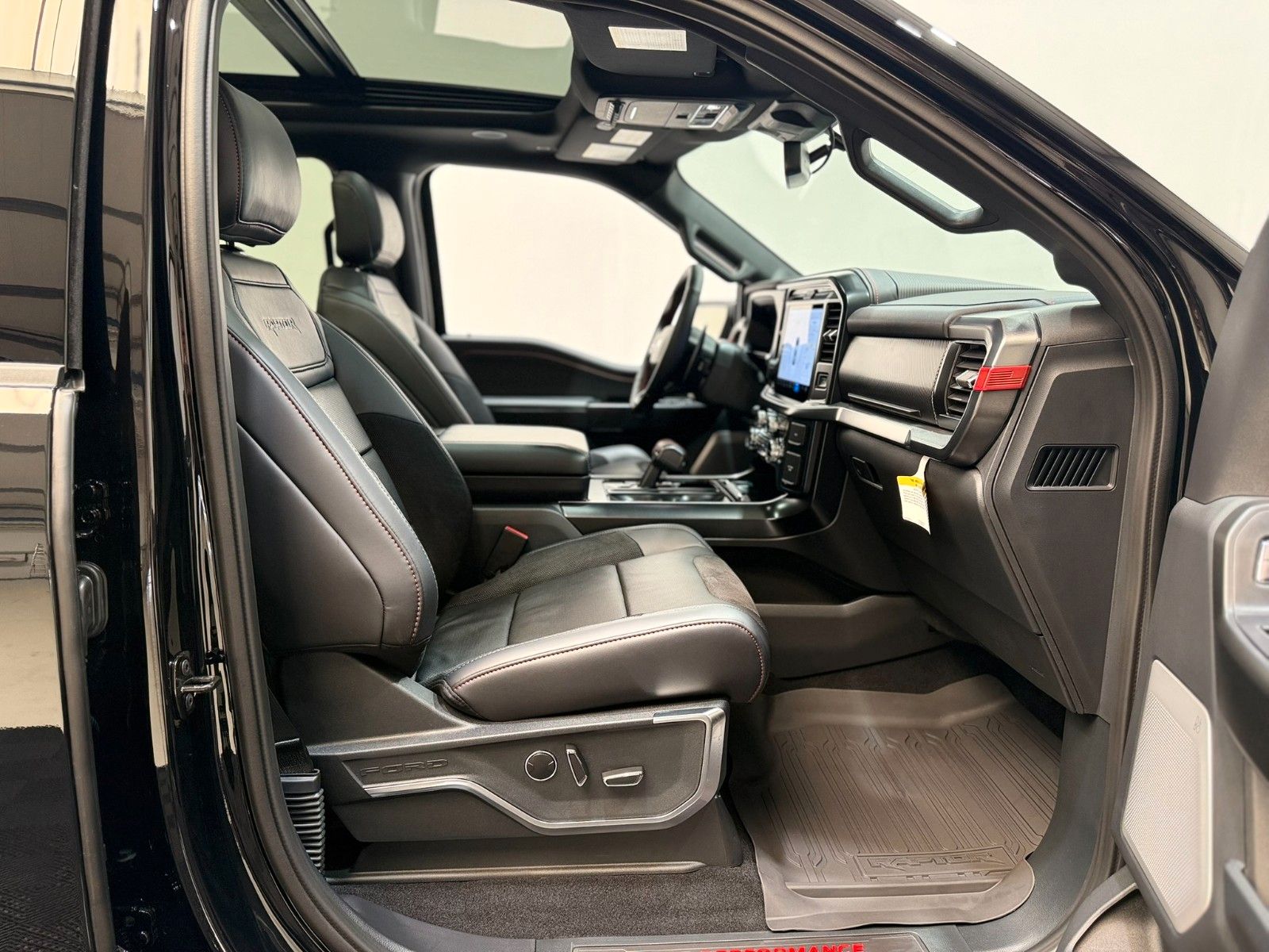 Fahrzeugabbildung Ford F-150 RAPTOR  EcoBoost®  3.5L V6 *MY26*