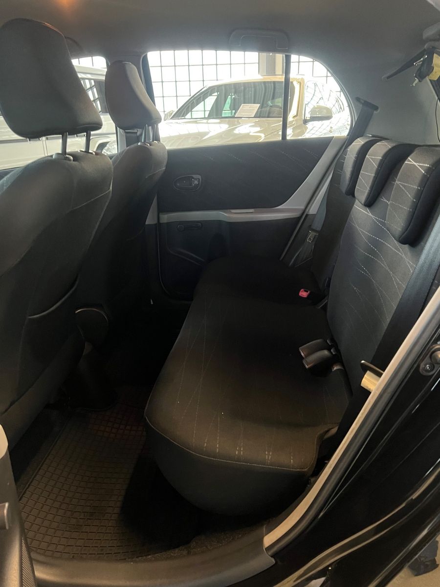 Fahrzeugabbildung Toyota Yaris Sol * TÜV/AU NEU *