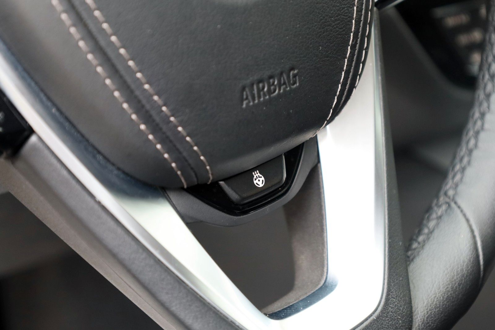 Fahrzeugabbildung BMW 520d xDrive Touring Leder,Navi,LED,Kamera,SH+Sta