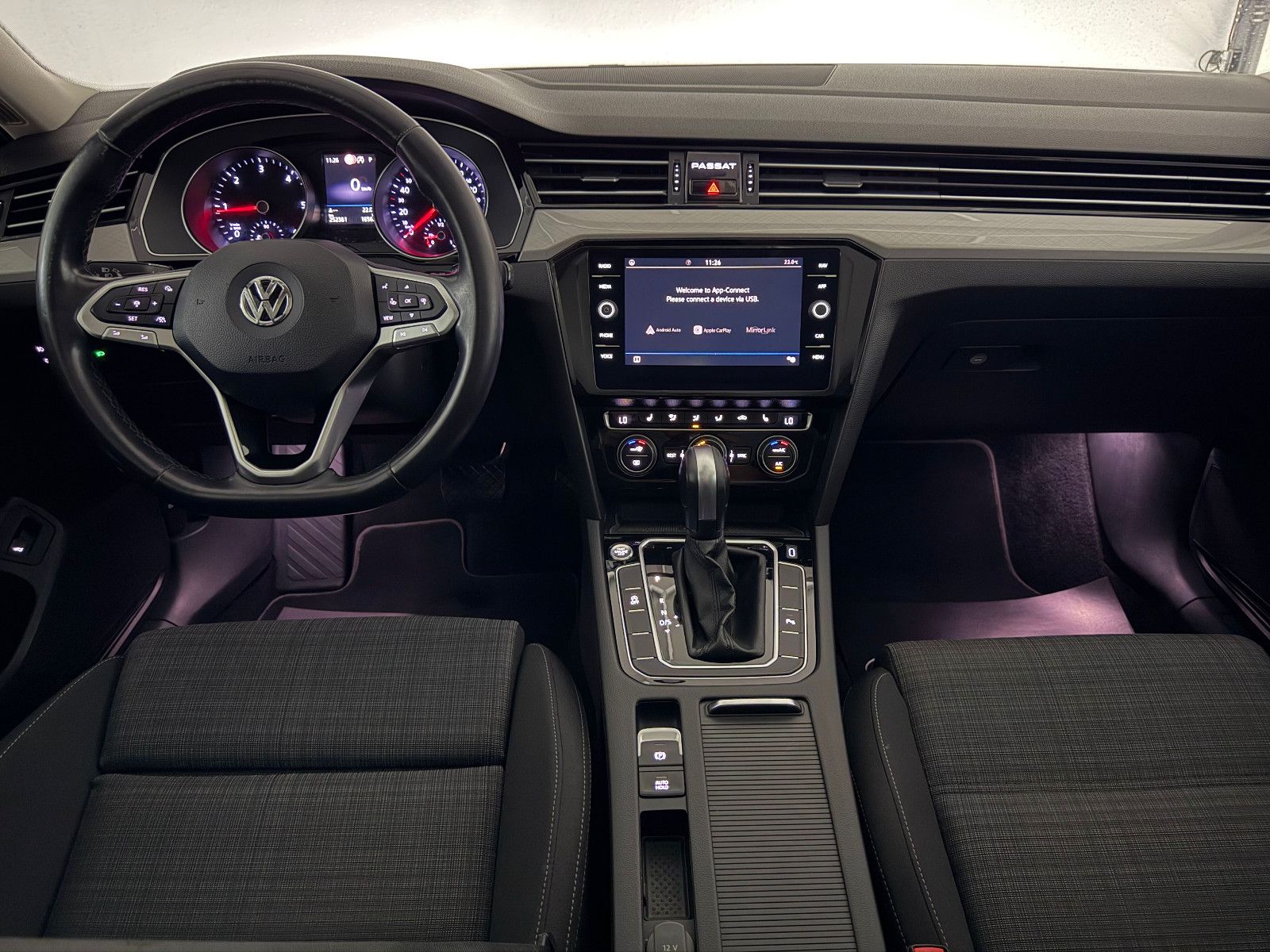 Fahrzeugabbildung Volkswagen Passat Variant 2.0 TDI Aut./MASSAGE/KAMERA/ACC