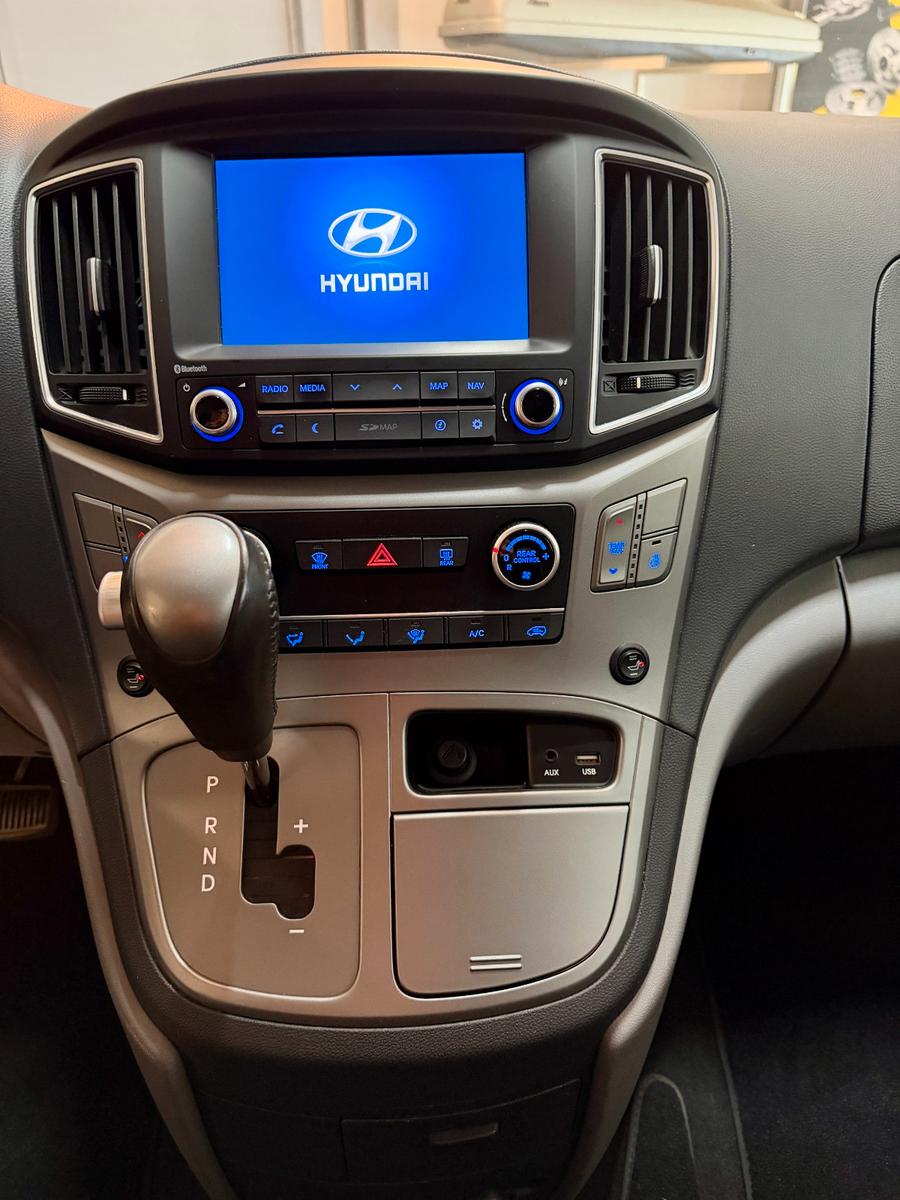 Hyundai H-1 8-Sitz.Travel Family+Leder*AHZV*Allwetter