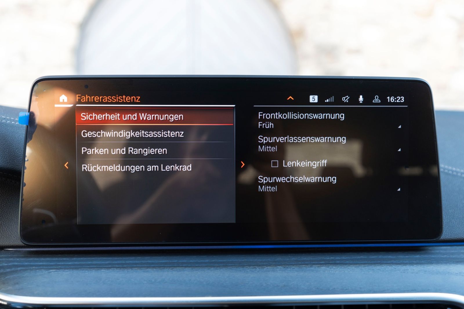 Fahrzeugabbildung BMW M550IX Massage Harman 360° Head UP LED NAV PDC