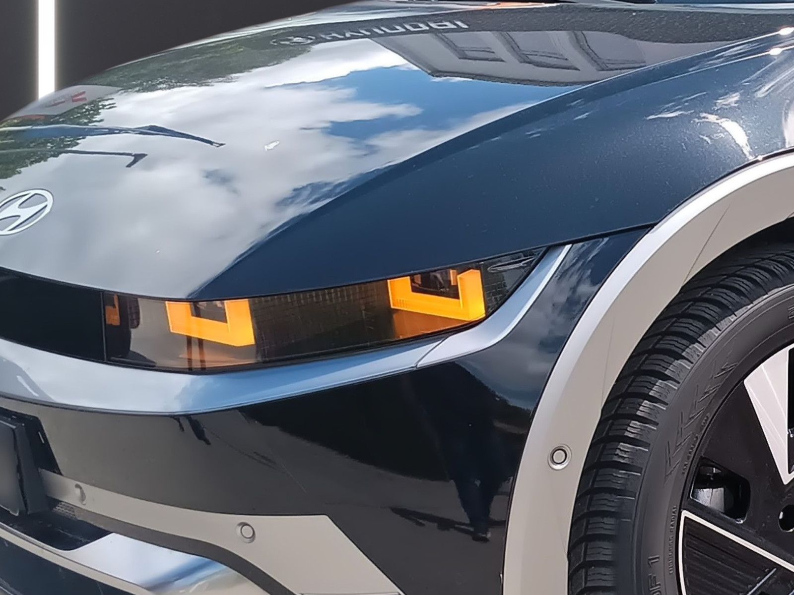 Fahrzeugabbildung Hyundai IONIQ 5 84kWh 325PS 4WD Techniq Parkpaket