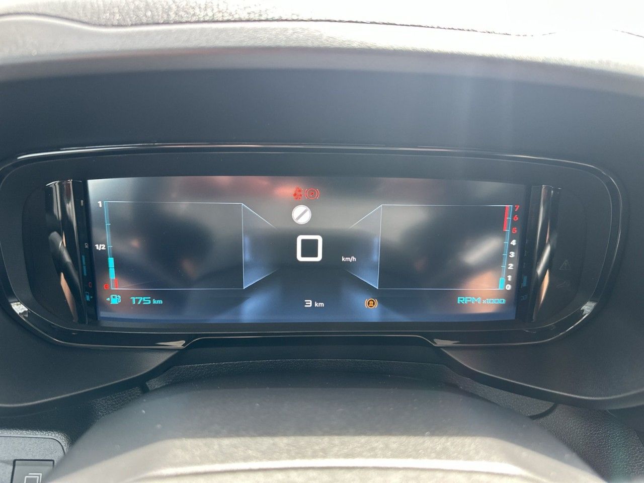 Fahrzeugabbildung Citroën Berlingo MPV Plus XL - mit KI generiert/bearbeitet