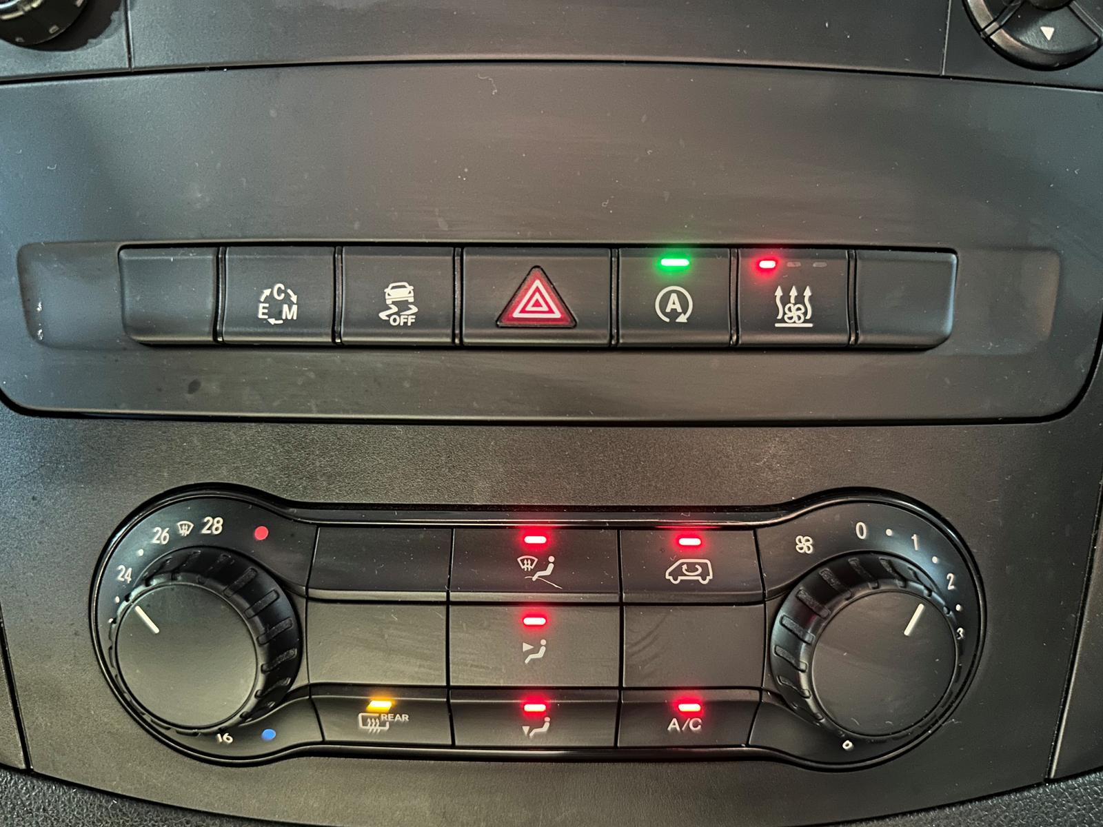 Mercedes-Benz VITO TOURER 114 4X4 LANG 2xSCH-TÜR 8SITZE STANDH