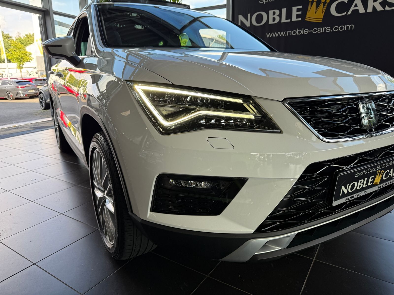 Fahrzeugabbildung SEAT Ateca Xcellence PANO BEATS ACC LED
