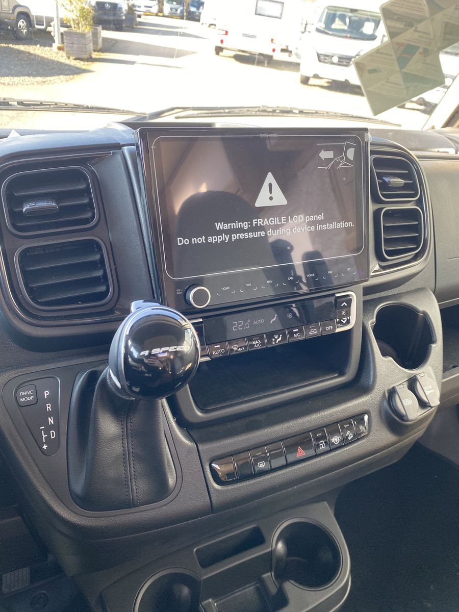 Fahrzeugabbildung Eura Mobil Integra Line IL 695 LF Mondial Plus, Autom.