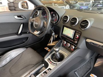 Audi TT Roadster 2.0 TFSI *BI-XENON*NAVI*PDC*LEDER*