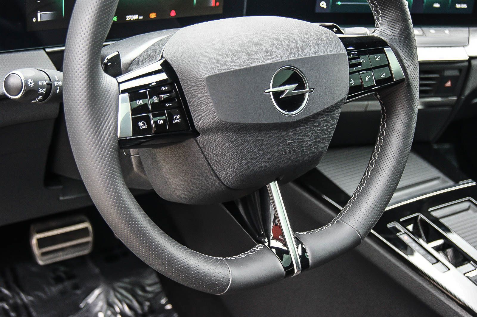 Fahrzeugabbildung Opel Astra L 1.5 Diesel ULTIMATE Aut HEADUP ANHZV LED