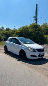 Opel Corsa D 1.2 80PS OPC Line Limited Edi... - Opel Corsa: Limited