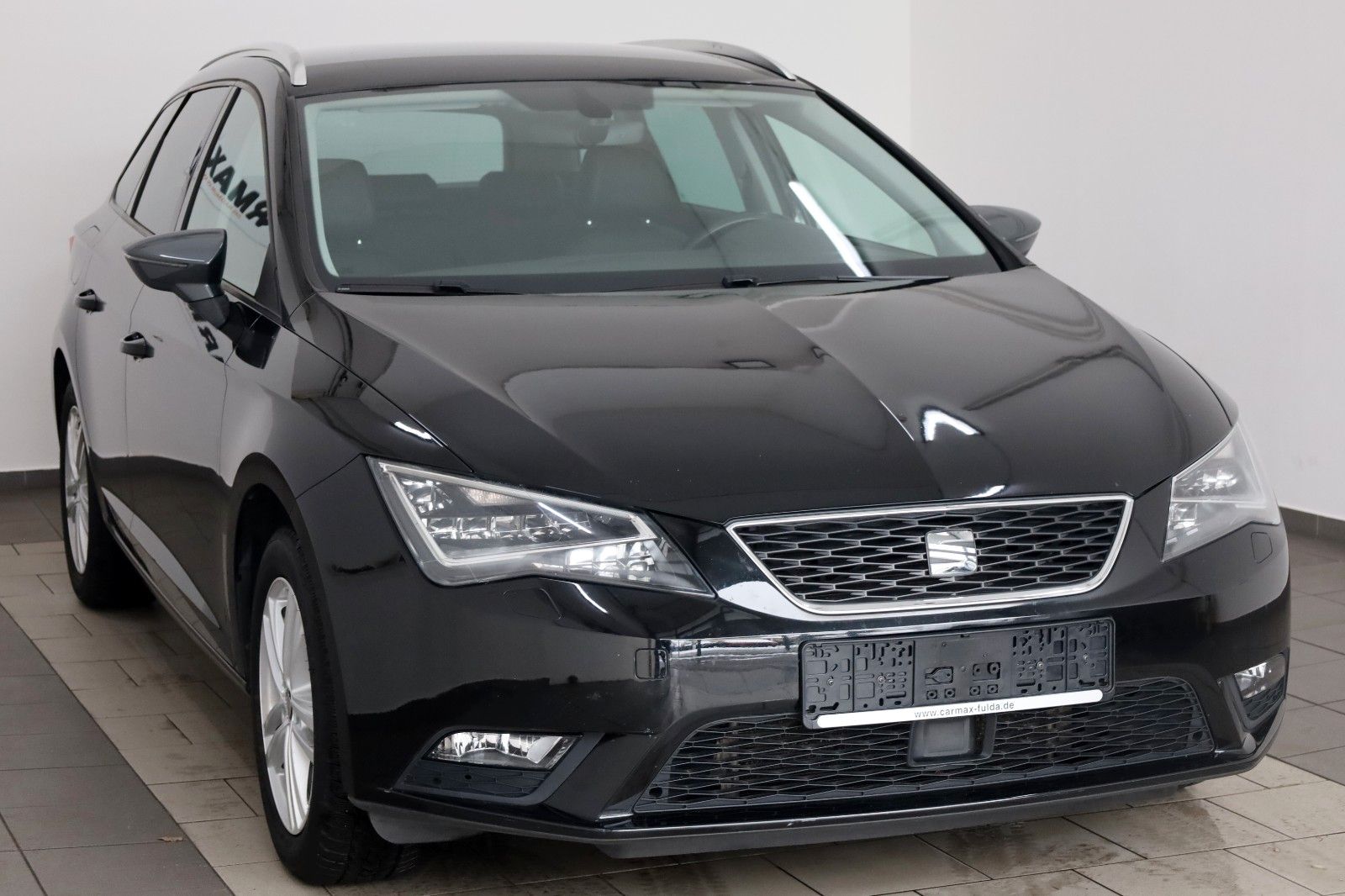 Fahrzeugabbildung SEAT Leon ST Connect, T.Leder, Navi, ACC,LED,AHK,+WR!