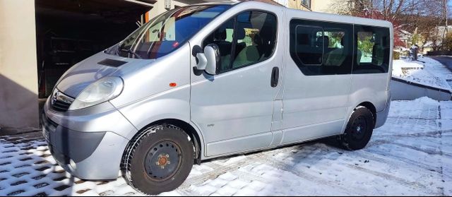 Opel Vivaro Westfalia Life Cosmo 7-Sitze Bett Tisch